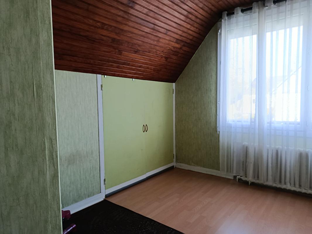 CARHAIX-PLOUGUER maison 116 M2 '4 chambres 9