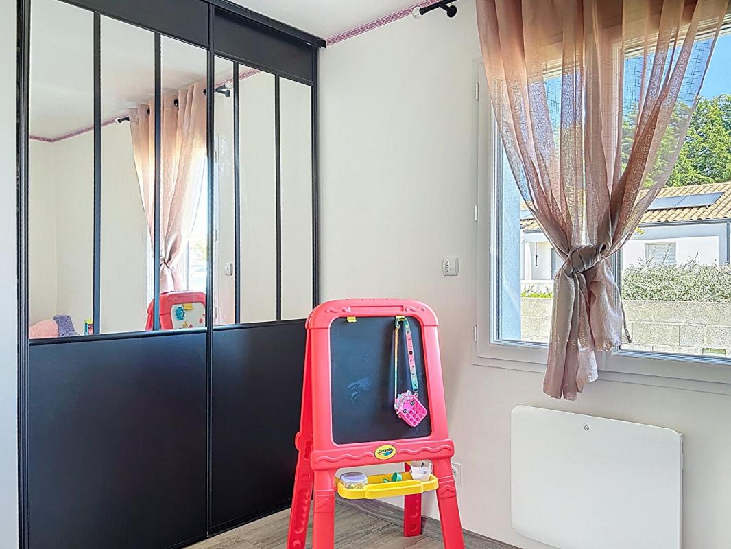 FERRIERES Plain-pied 2019 - 79 m² - 2 chambres - Grand terrain constructible et divisible 12