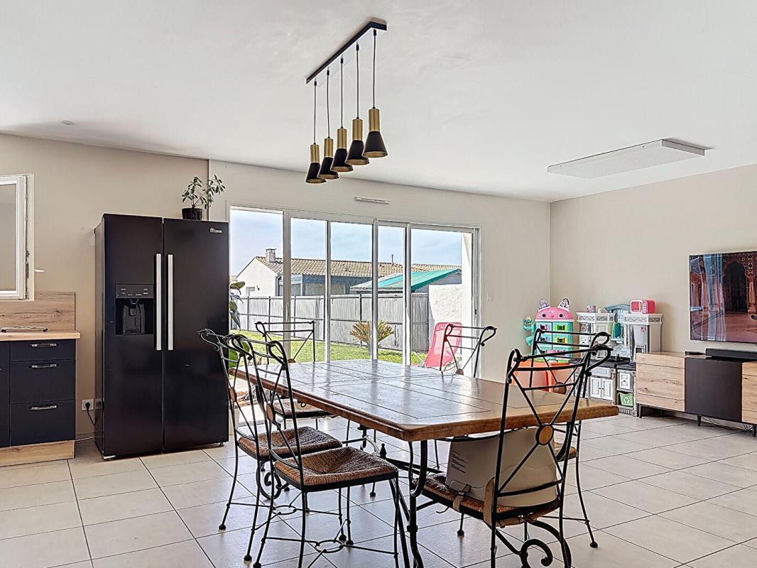 FERRIERES Plain-pied 2019 - 79 m² - 2 chambres - Grand terrain constructible et divisible 13