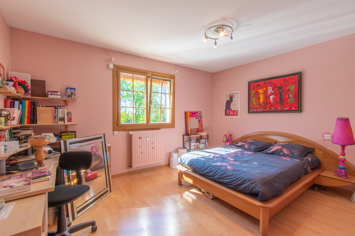 VIERZON Maison Vierzon 245.35 m2 - 9 pièces - 6 chambres - 11