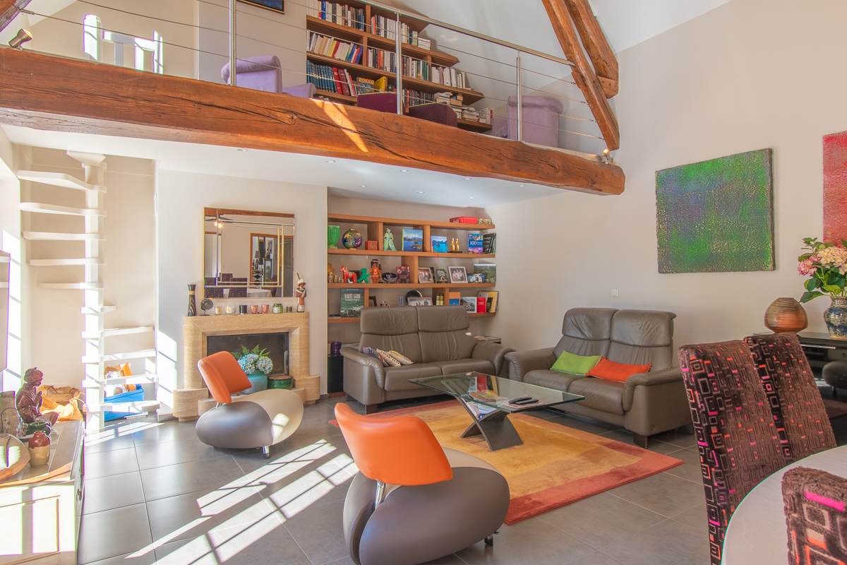 VIERZON Maison Vierzon 245.35 m2 - 9 pièces - 6 chambres - 5