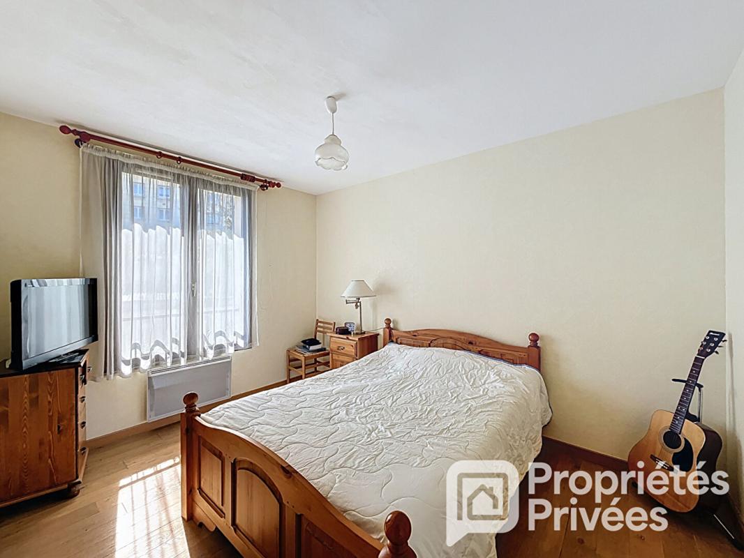 CHATILLON Maison familiale avec jardin ? Quartier des Roissys 8