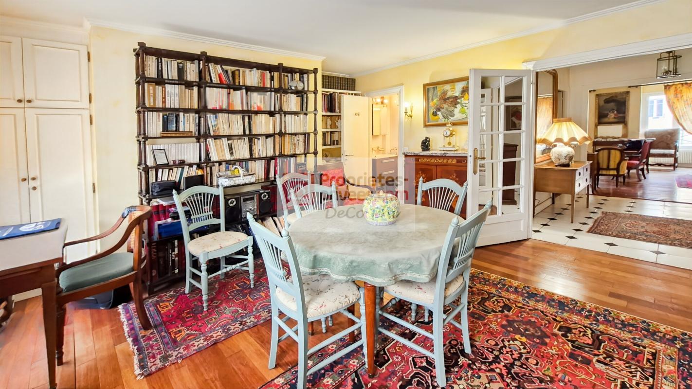 VERSAILLES Versailles Ermitage 100 m2 lumineux et calme 4 pièces Place de la Loi 7