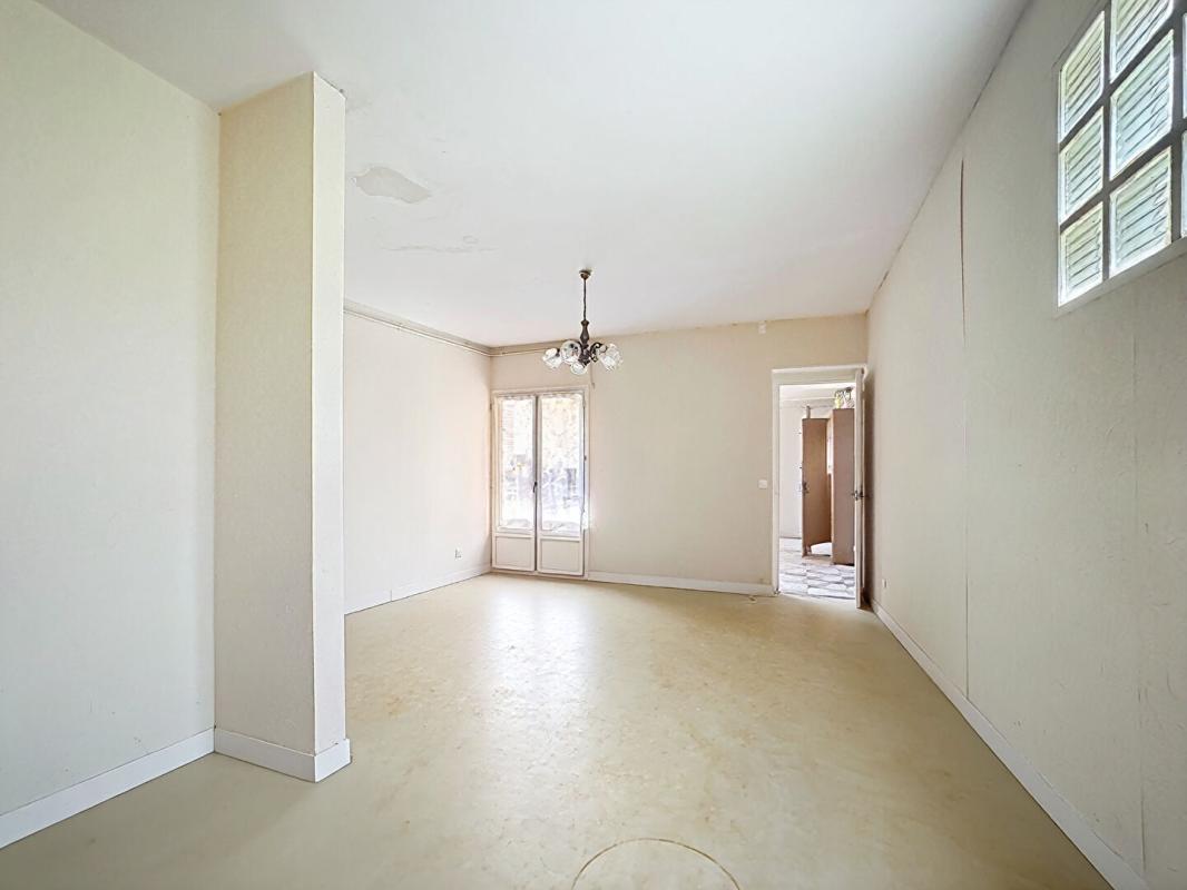 VILLEBON-SUR-YVETTE Quartier Suisse Maison Plain-pied à rénover, 3 chambres  Fort potentiel 6