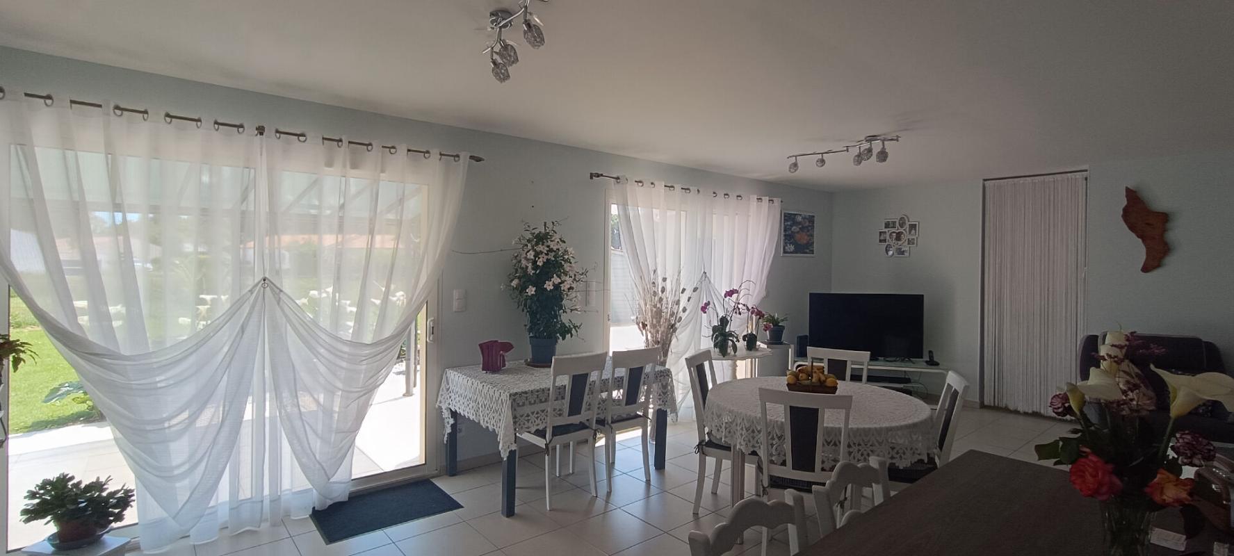 BREUILLET Maison récente 8