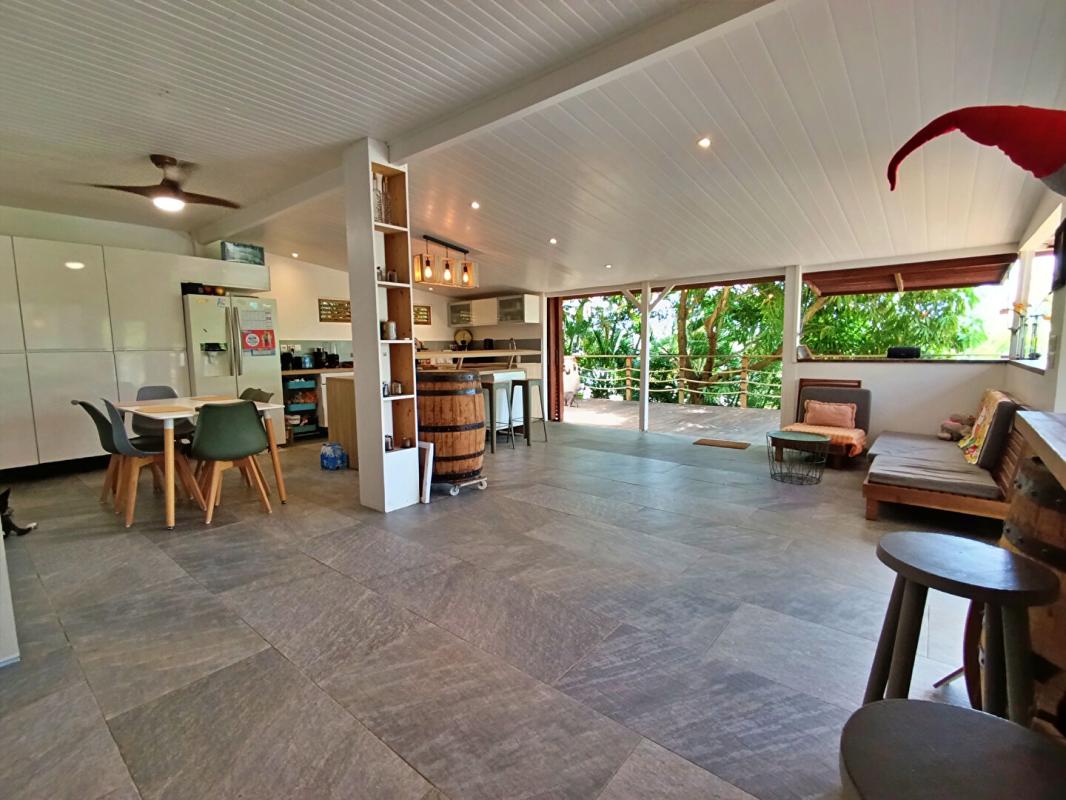 SAINTE-MARIE Villa F5 de standing de 268 m² - vue mer avec jacuzzi à Sainte-Marie 12