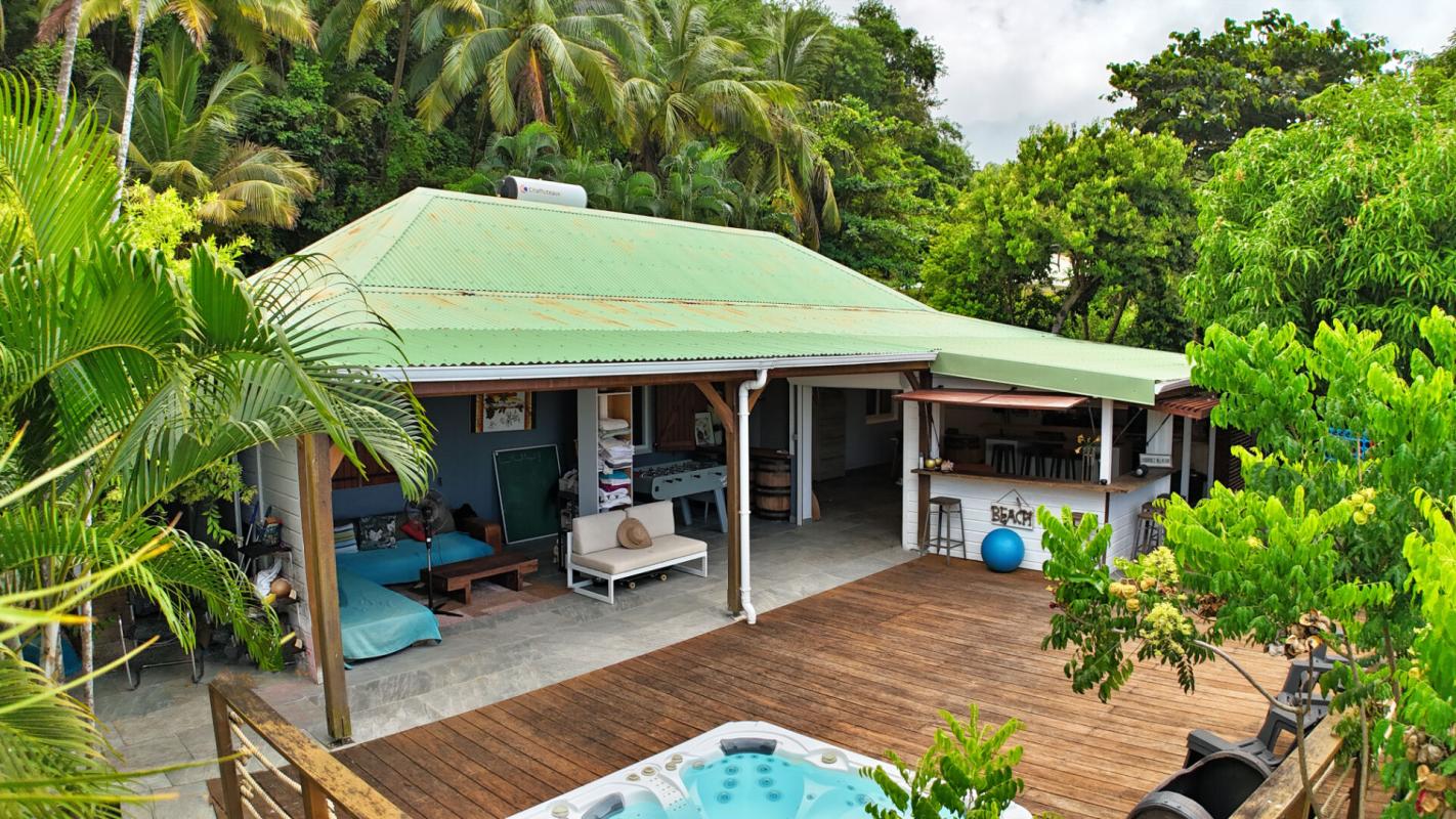 SAINTE-MARIE Villa F5 de standing de 268 m² - vue mer avec jacuzzi à Sainte-Marie 3