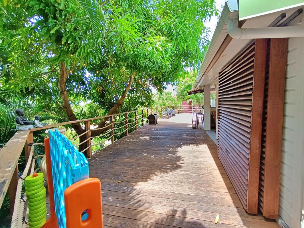 SAINTE-MARIE Villa F5 de standing de 268 m² - vue mer avec jacuzzi à Sainte-Marie 7