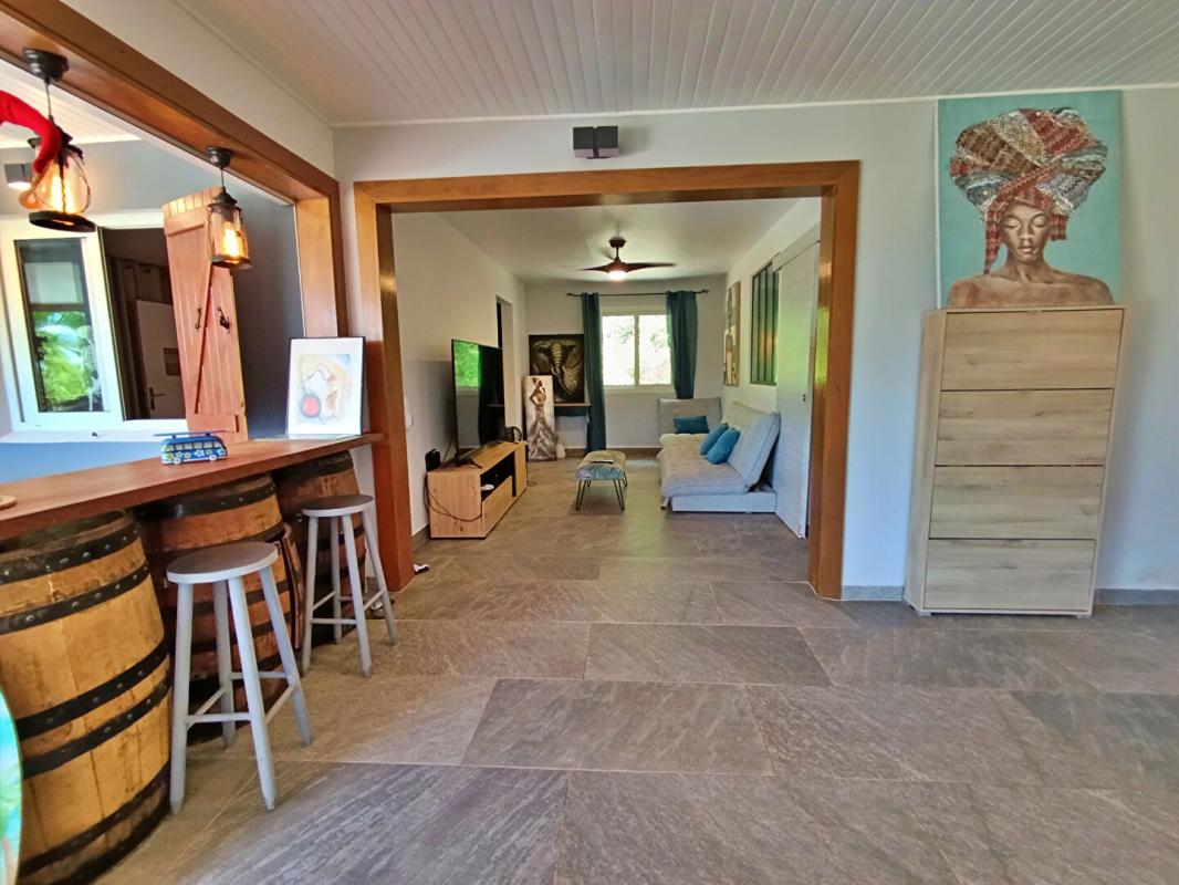 SAINTE-MARIE Villa F5 de standing de 268 m² - vue mer avec jacuzzi à Sainte-Marie 9