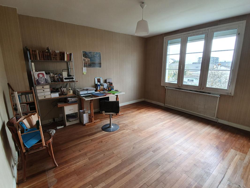 CHATEAUROUX Maison de ville 3 pièces 80 m2 + garage + jardin 3