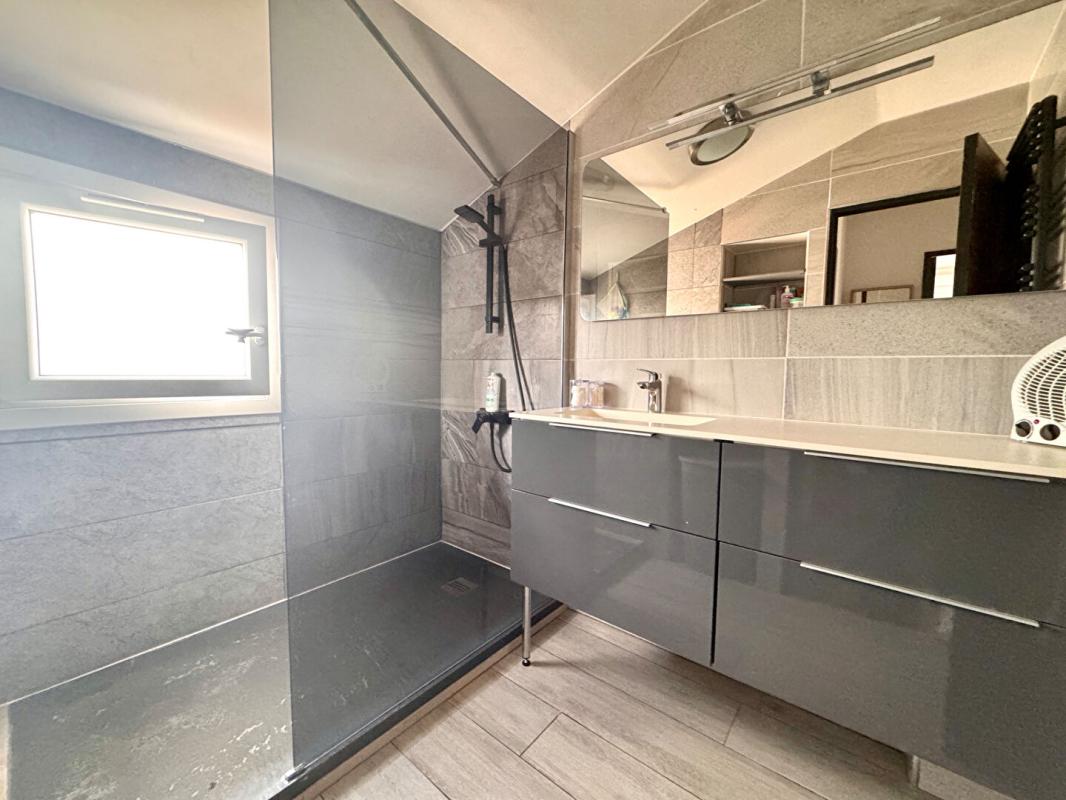 ISTRES Maison trois chambres et garage 6