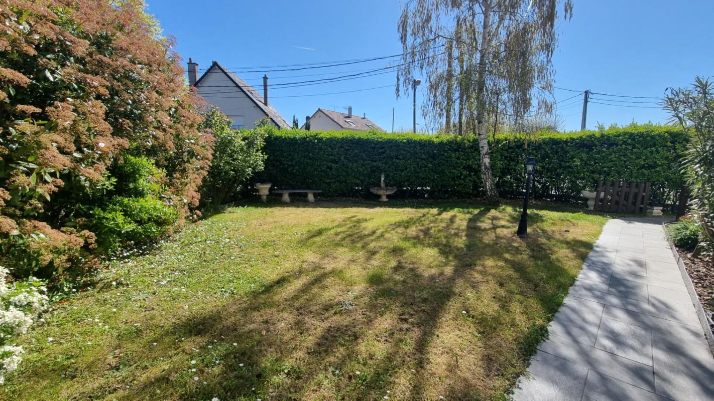 SAINTE-GENEVIEVE-DES-BOIS Maison 8 pièce(s) 205 m² (2 logements séparés) 13