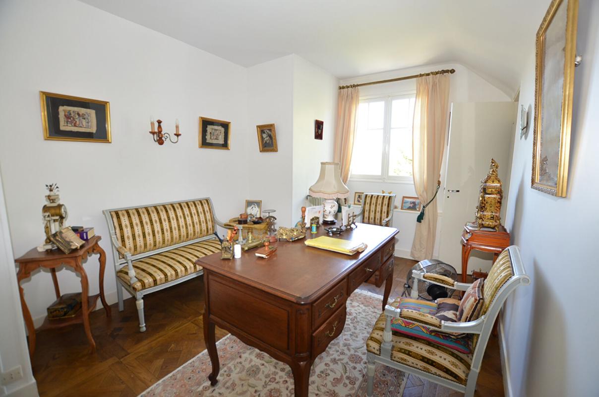 SAINTE-GENEVIEVE-DES-BOIS Maison 8 pièce(s) 205 m² (2 logements séparés) 6