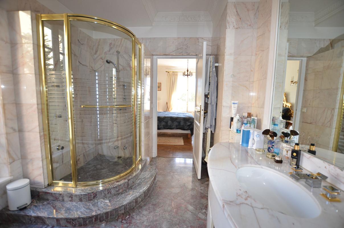 SAINTE-GENEVIEVE-DES-BOIS Maison 8 pièce(s) 205 m² (2 logements séparés) 9