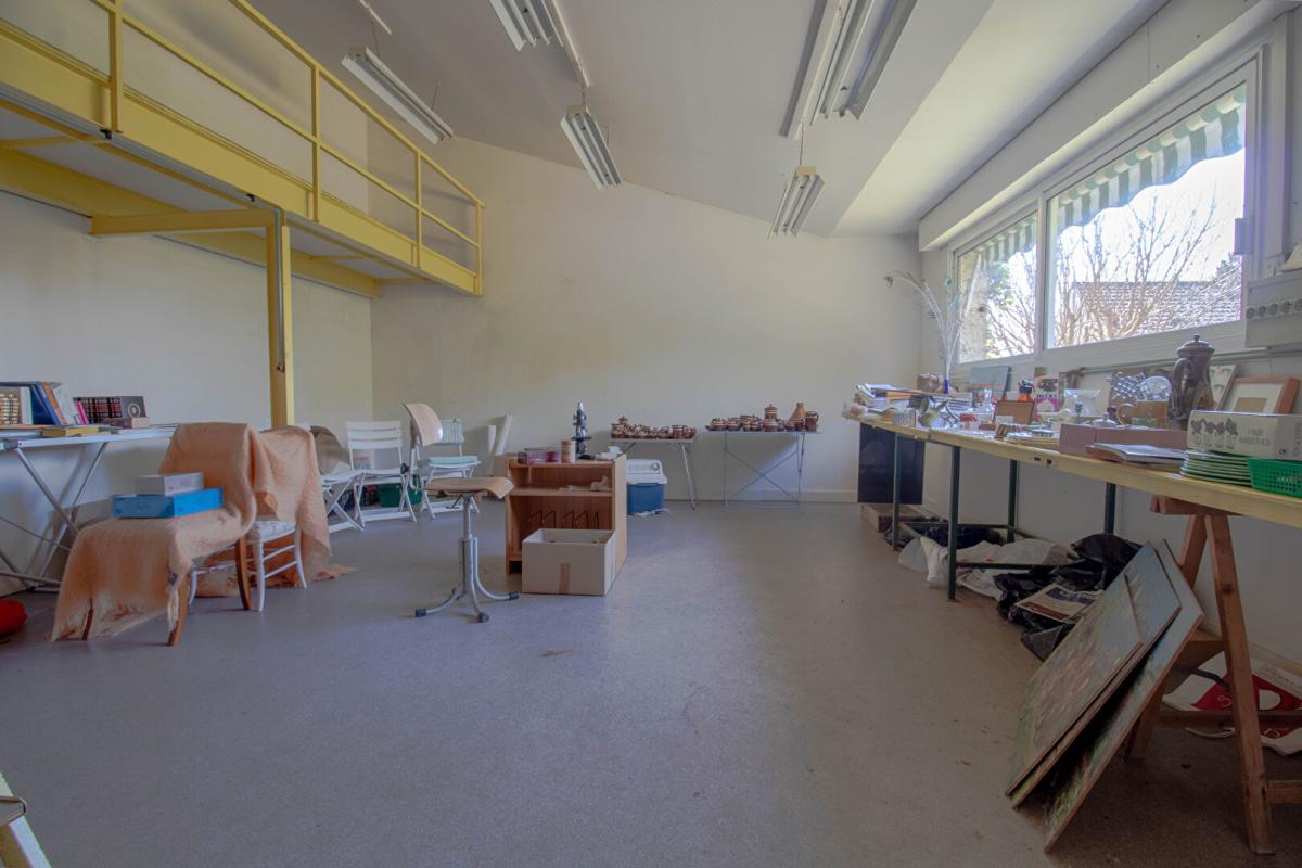 THORIGNY-SUR-MARNE Maison Thorigny Sur Marne 7 pièce(s) 1646 m2 17