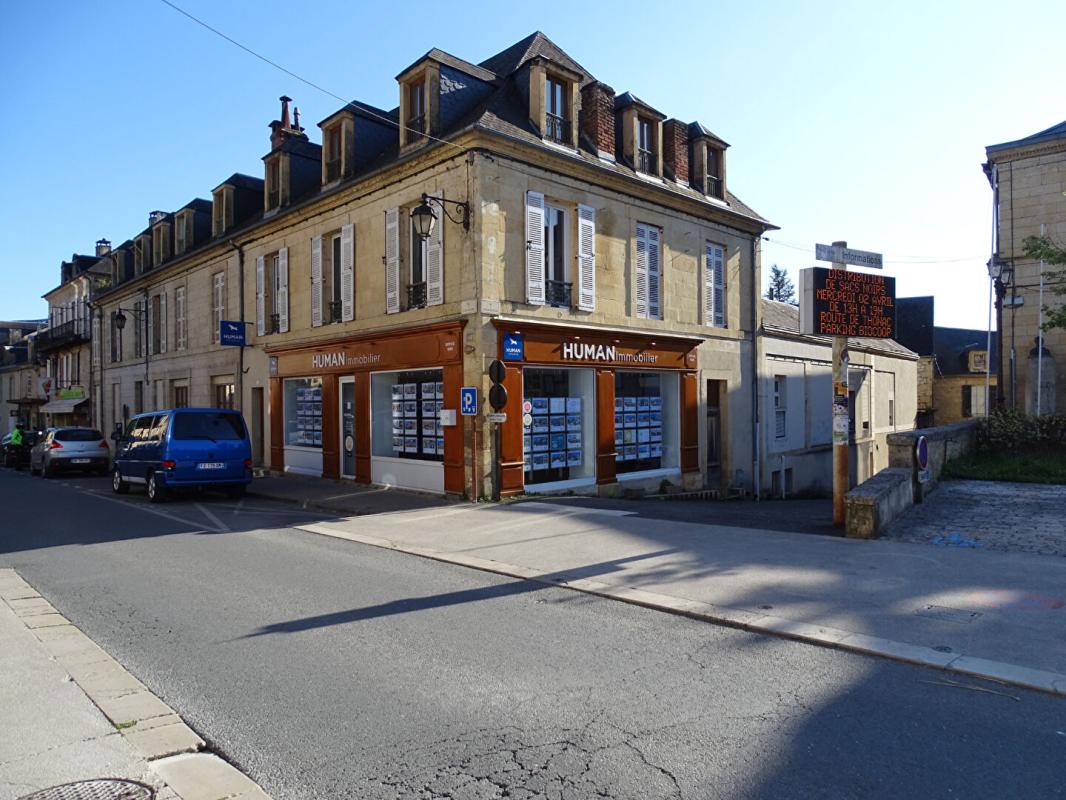 MONTIGNAC Immeuble Montignac Lascaux 13 pièce(s) 338 m2 1