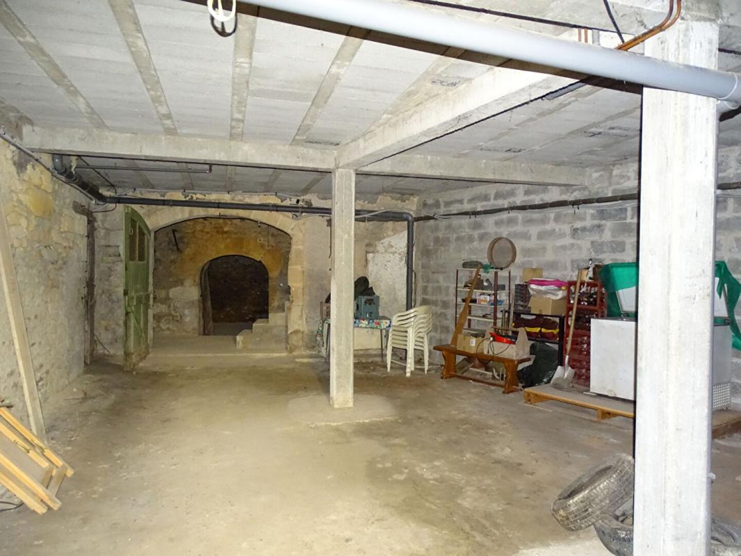 MONTIGNAC Immeuble Montignac Lascaux 13 pièce(s) 338 m2 16