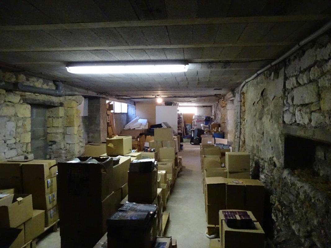 MONTIGNAC Immeuble Montignac Lascaux 13 pièce(s) 338 m2 17