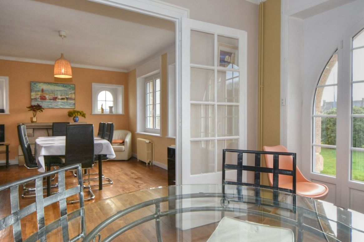 TREGUIER Maison rénovée en centre-ville, proche des commodités 8