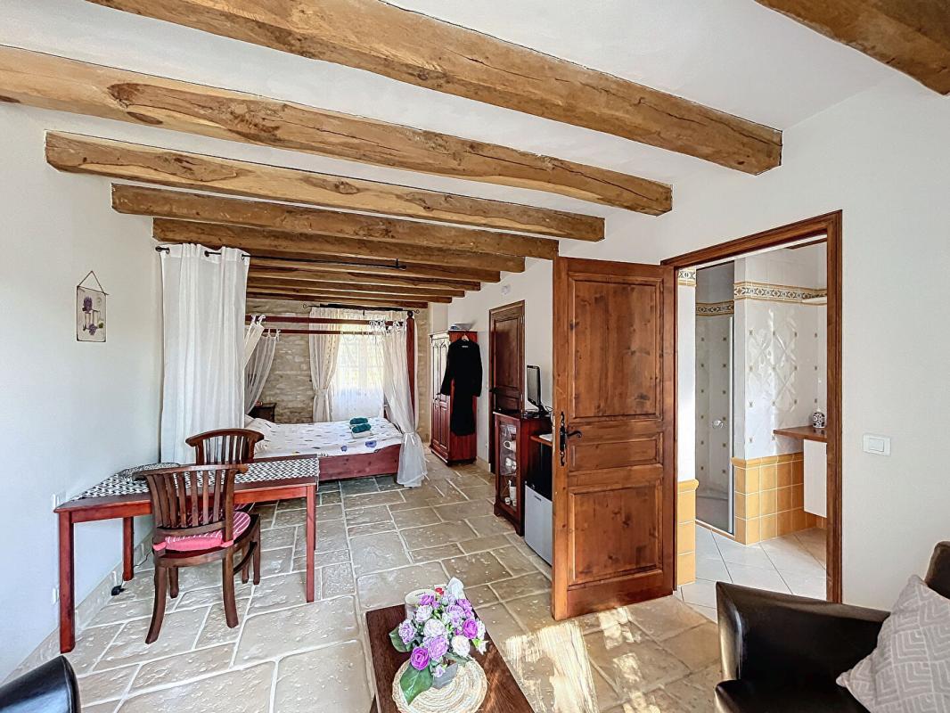 GOURDON Domaine Gourdon avec piscine sur 13.5 hectares de terrain 10