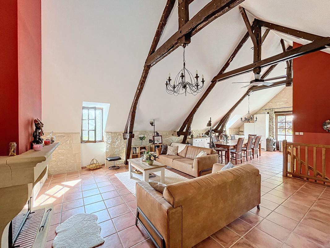 GOURDON Domaine Gourdon avec piscine sur 13.5 hectares de terrain 8