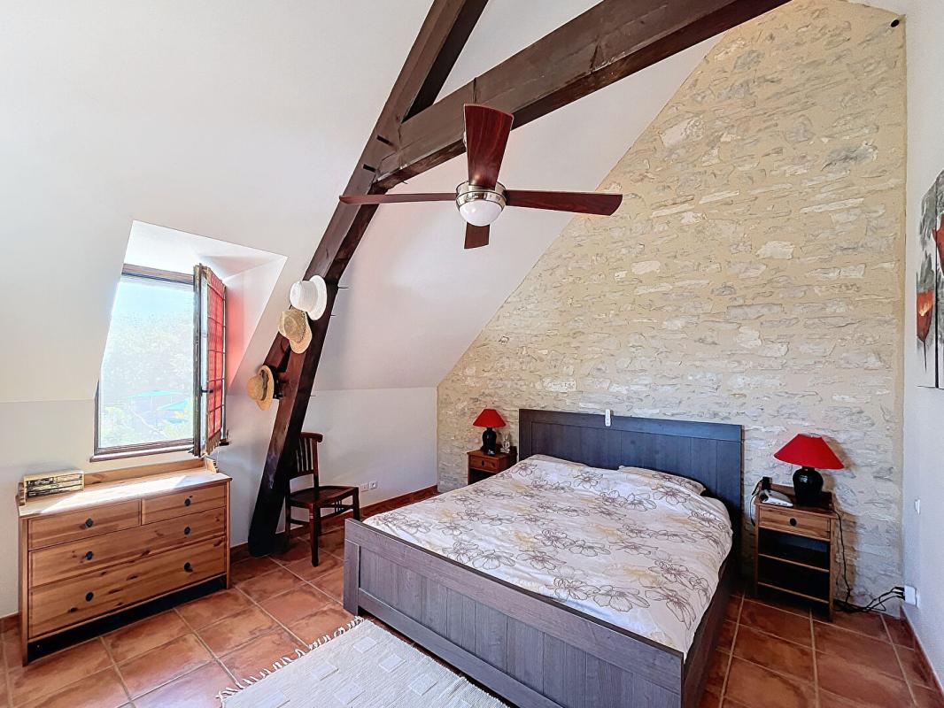 GOURDON Domaine Gourdon avec piscine sur 13.5 hectares de terrain 9