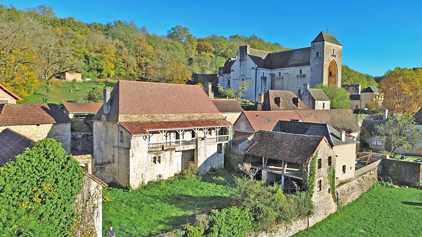 SAINT-AMAND-DE-COLY Maison de catactère Coly Saint Amand 6 pièce(s) 180 m2 1