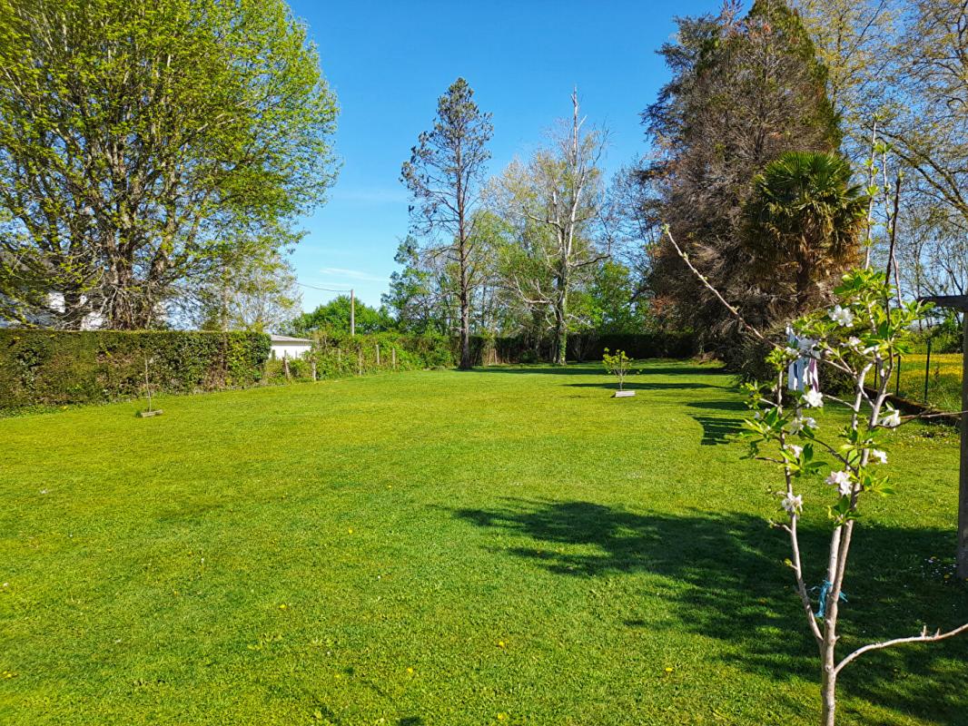 OLORON-SAINTE-MARIE Maison de Pays avec vue imprenable sur les Pyrénées 17