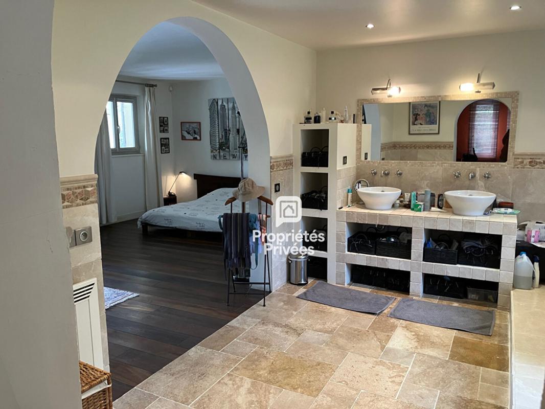 SAINT-REMY-L'HONORE Belle et confortable maison 10