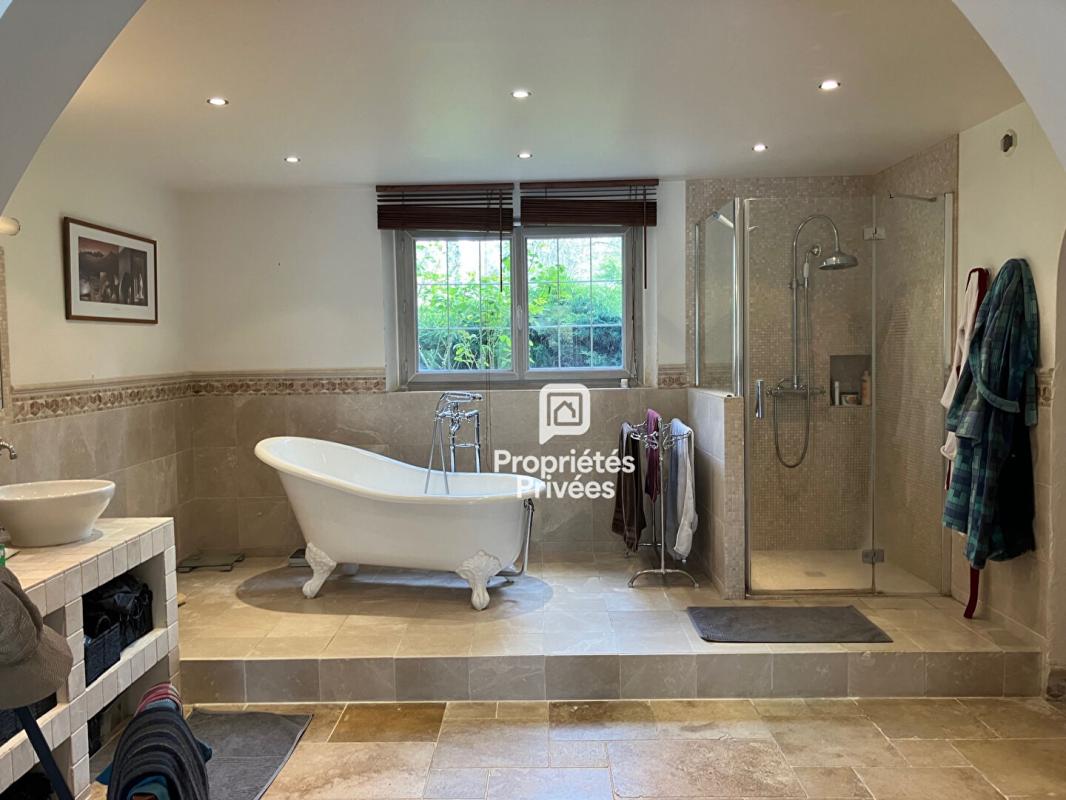 SAINT-REMY-L'HONORE Belle et confortable maison 11