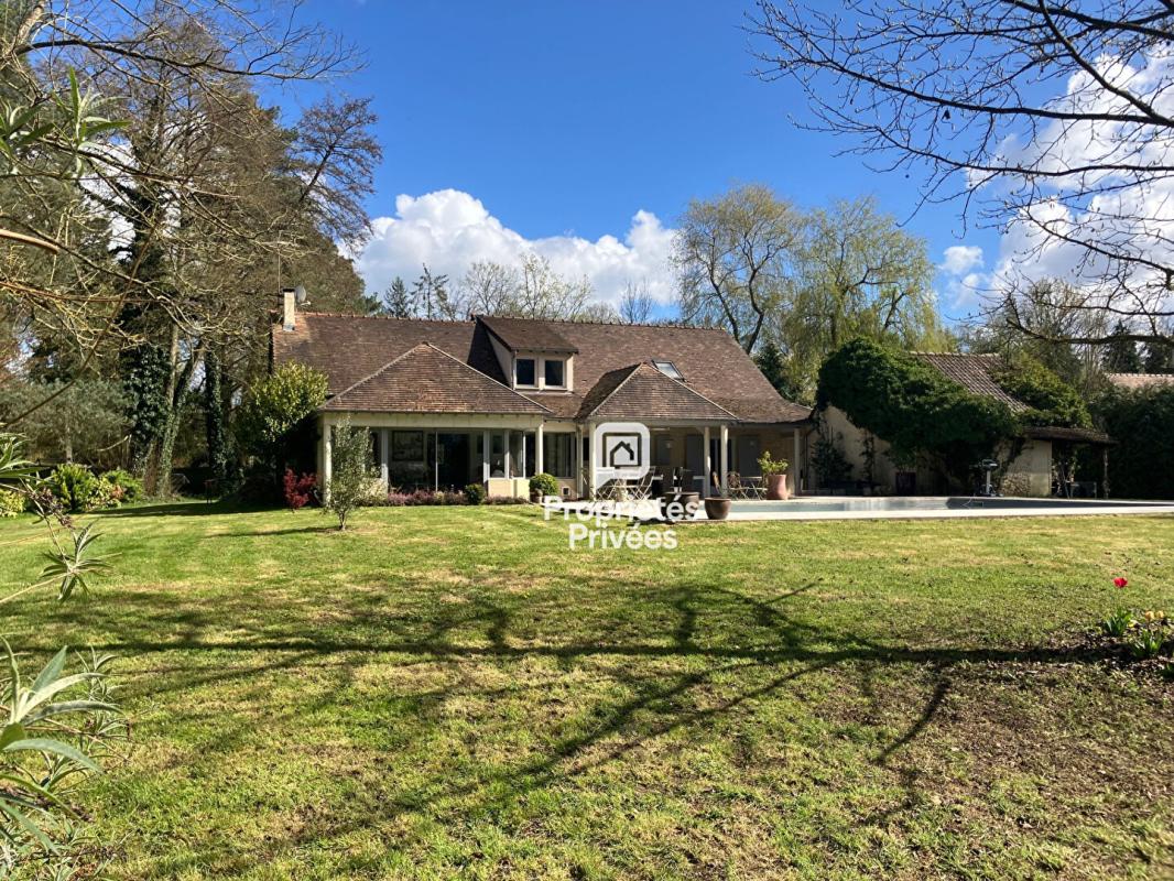 SAINT-REMY-L'HONORE Belle et confortable maison 17