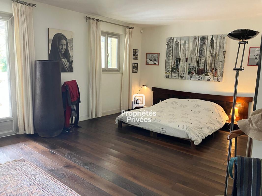 SAINT-REMY-L'HONORE Belle et confortable maison 9