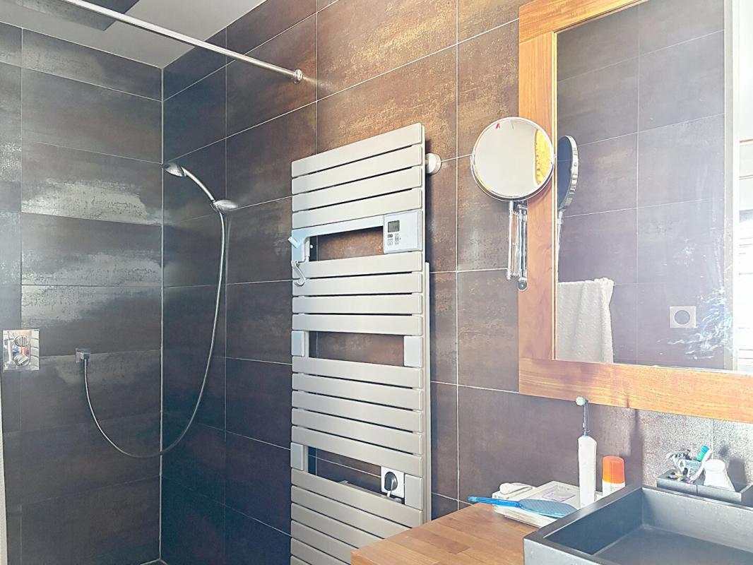 SAINT-SAUVEUR-D'AUNIS Villa contemporaine 155 m² -Prestations haut de gamme - 4 chambres - Piscine 13