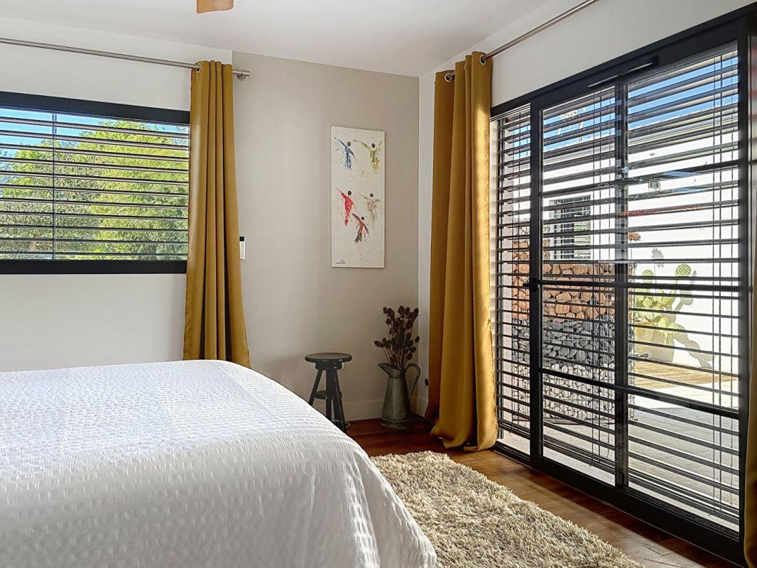 SAINT-SAUVEUR-D'AUNIS Villa contemporaine 155 m² -Prestations haut de gamme - 4 chambres - Piscine 5