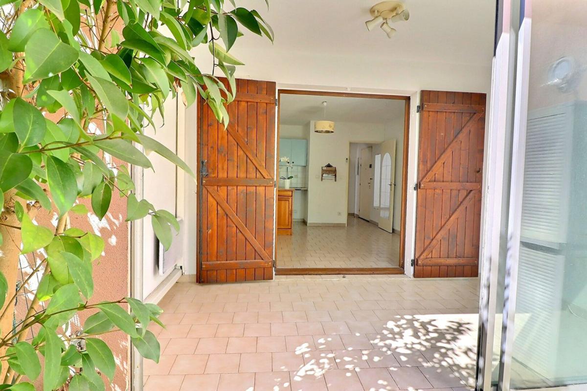 SANARY-SUR-MER Appartement Sanary Sur Mer 2 pièce(s) 37 m2 7