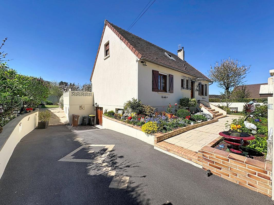 NOINTEL PAVILLON INDEPENDANT - 130M² - 3 CHAMBRES - SOUS SOL TOTAL - DEPENDANCES - JARDIN - 60840 NOINTEL 1