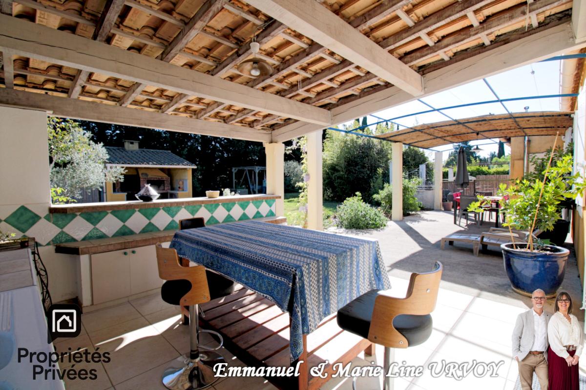 SAINT-REMY-DE-PROVENCE Proche Saint Rémy de Provence - Maison de plainpied (165 m²) avec piscine sur terrain de plus de 4000 m² 3