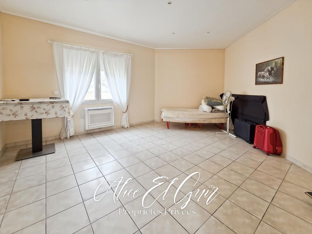 CARCASSONNE Maison Carcassonne 6 pièce(s) 210 m2 sur 1964 m² 10