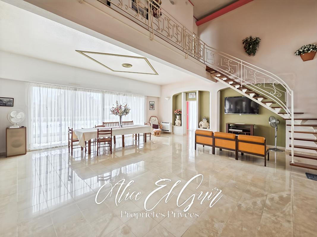 CARCASSONNE Maison Carcassonne 6 pièce(s) 210 m2 sur 1964 m² 5