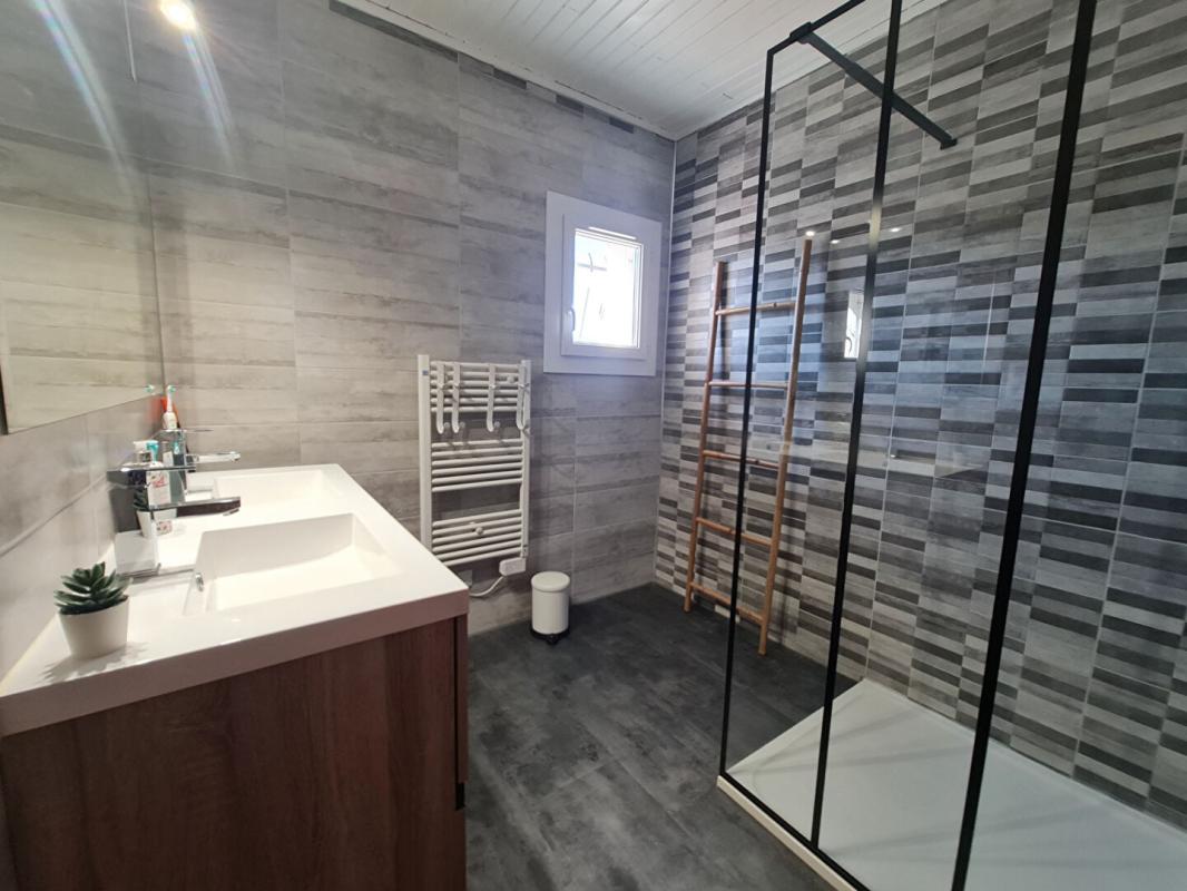 SAINT-PRIVAT-DES-VIEUX St Privat des Vieux - Maison rénovée avec piscine - calme en fond d'impasse 14