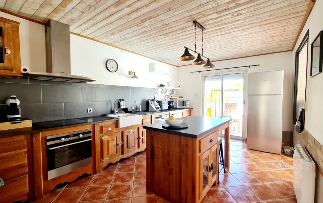 SAINT-PRIVAT-DES-VIEUX St Privat des Vieux - Maison rénovée avec piscine - calme en fond d'impasse 7