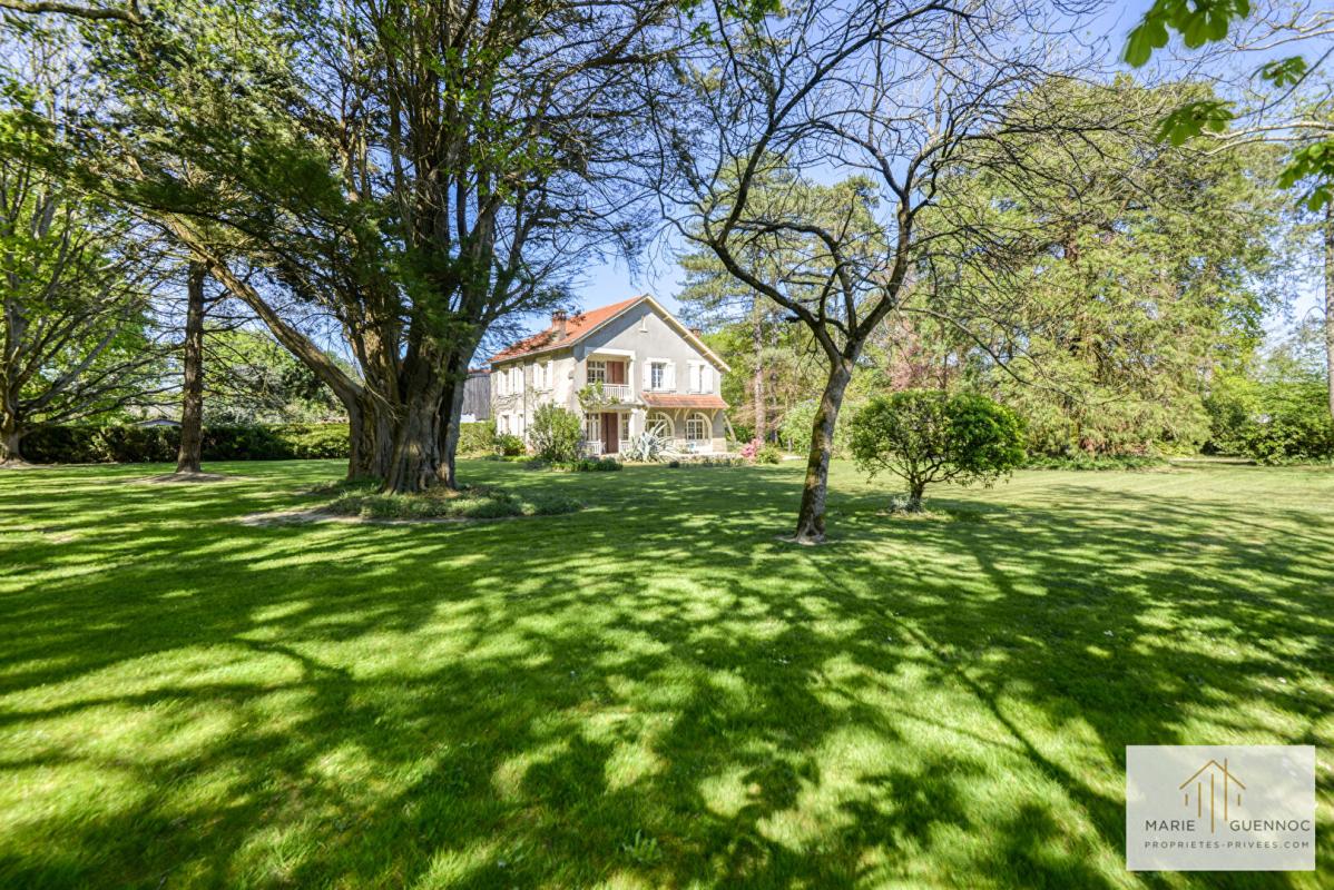 HAUTE-GOULAINE Propriété de 184m2 Haute Goulaine 7 pièce(s) avec dépendances 13