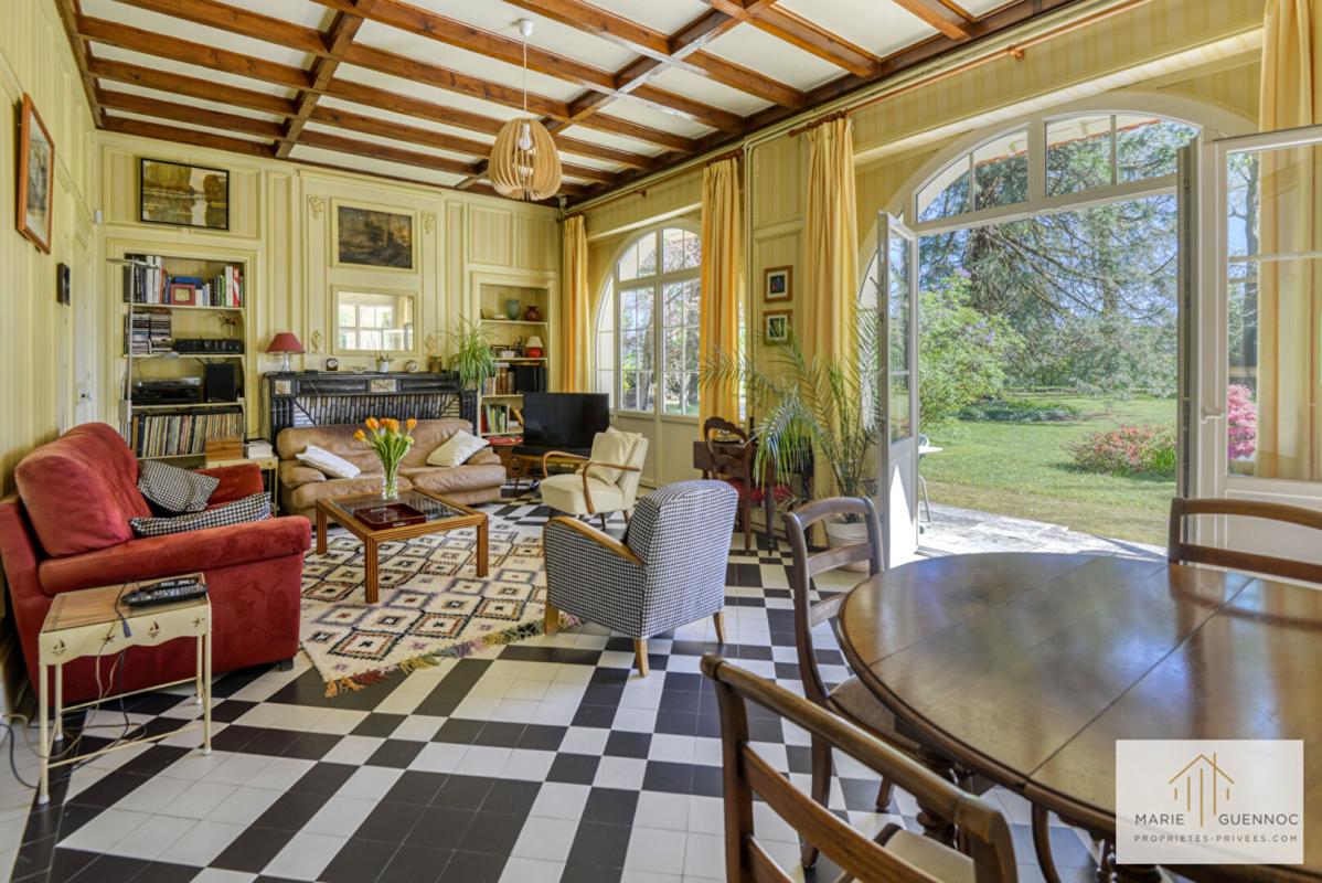 HAUTE-GOULAINE Propriété de 184m2 Haute Goulaine 7 pièce(s) avec dépendances 4