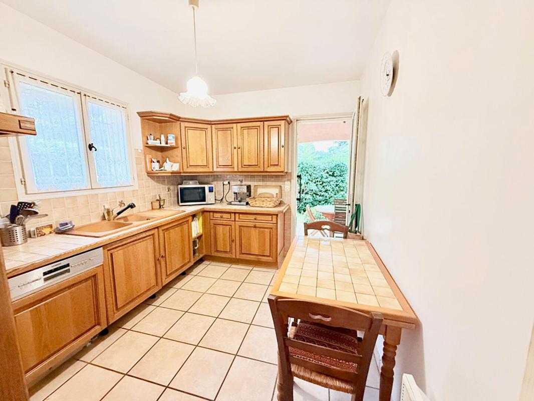 SIX-FOURS-LES-PLAGES Villa T6 indépendante au calme - 4 chambres et double garage - Proche mer 7