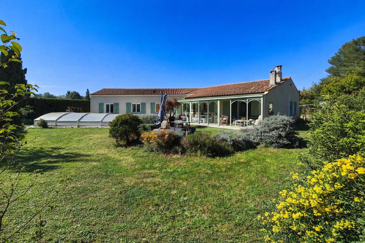 VILLEMOUSTAUSSOU Maison Villemoustaussou 7 pièces 5 chambres 1