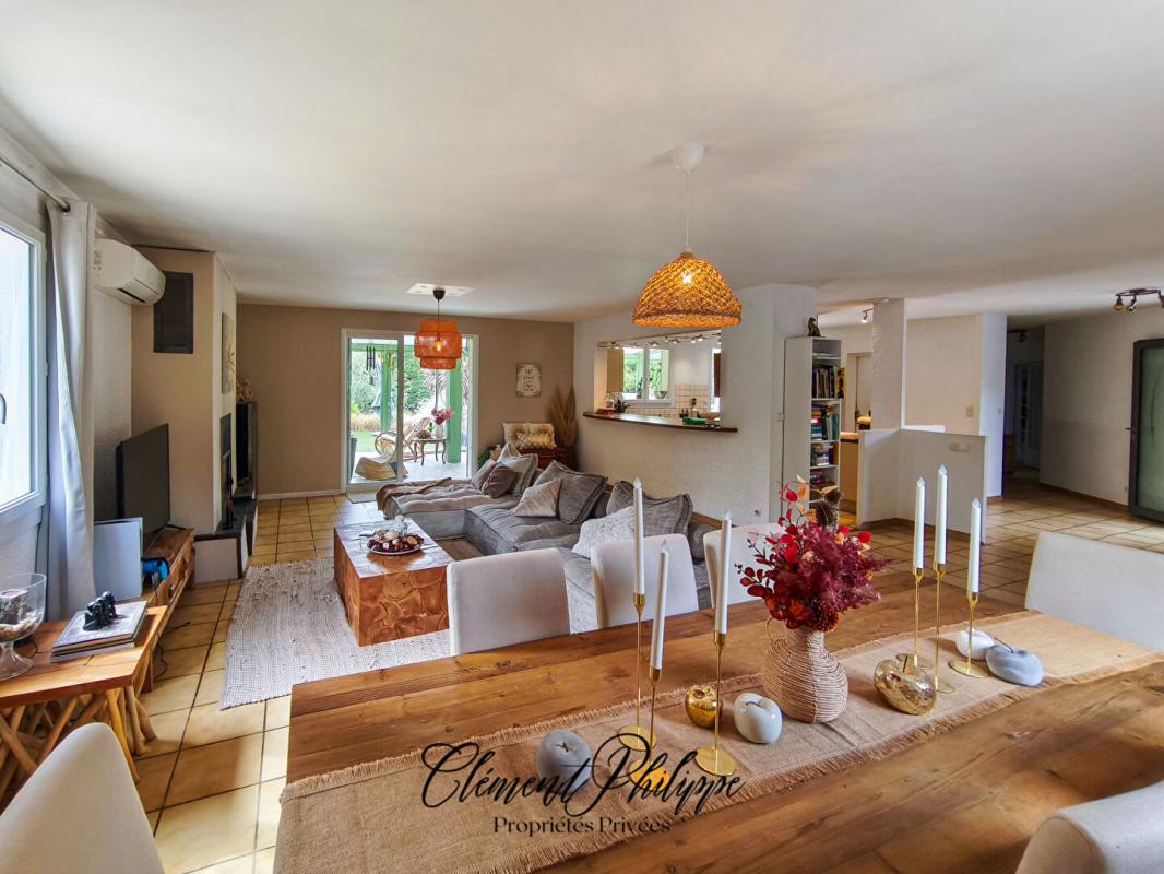 VILLEMOUSTAUSSOU Maison Villemoustaussou 7 pièces 5 chambres 2