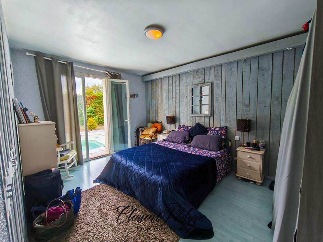 VILLEMOUSTAUSSOU Maison Villemoustaussou 7 pièces 5 chambres 5