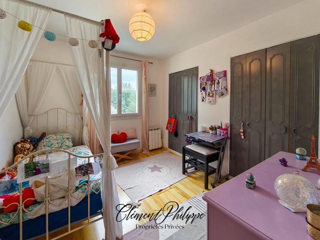 VILLEMOUSTAUSSOU Maison Villemoustaussou 7 pièces 5 chambres 6