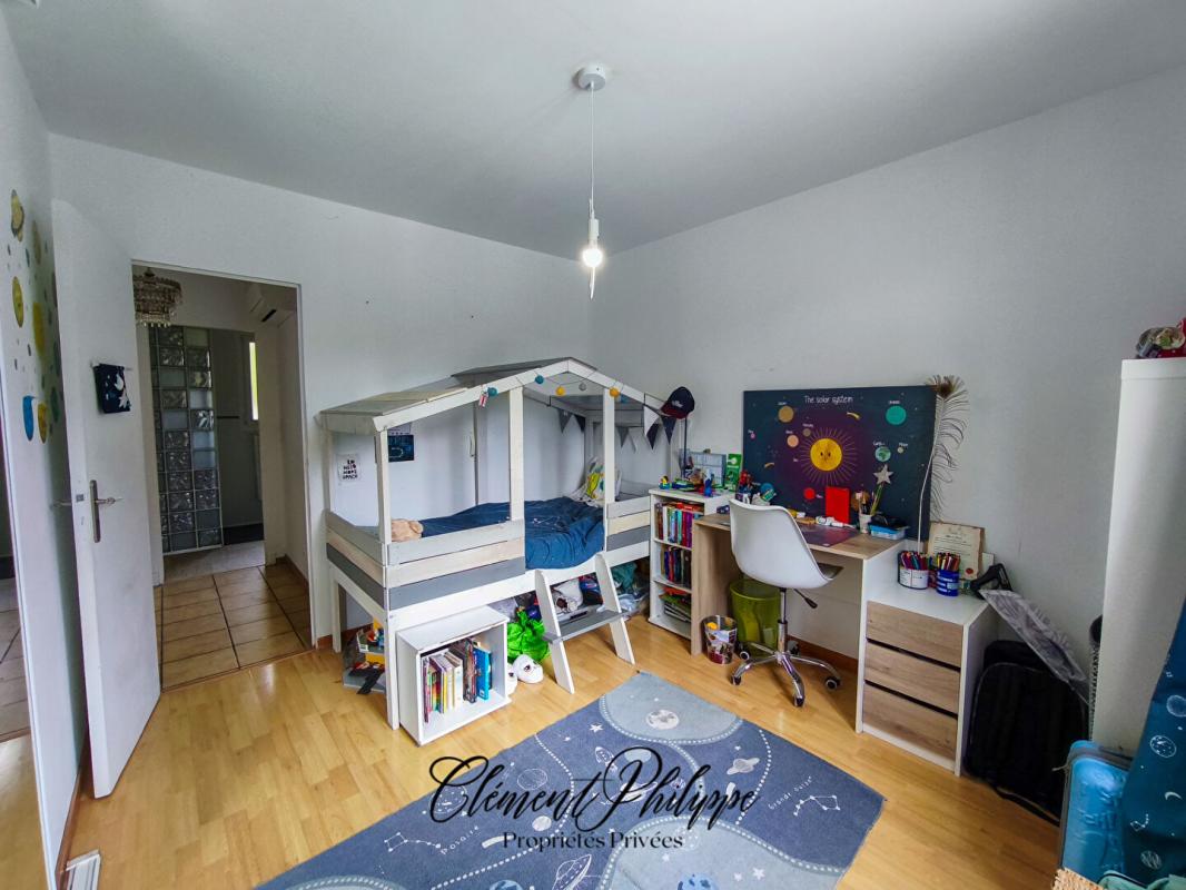 VILLEMOUSTAUSSOU Maison Villemoustaussou 7 pièces 5 chambres 8