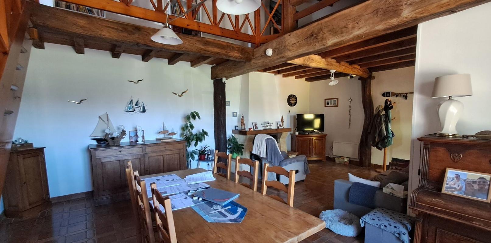 PETOSSE SUPERBE MAISON  DE CHARME  137 M2  TERRAIN  PLAT 1600 M2  GARAGE  PREAU 5